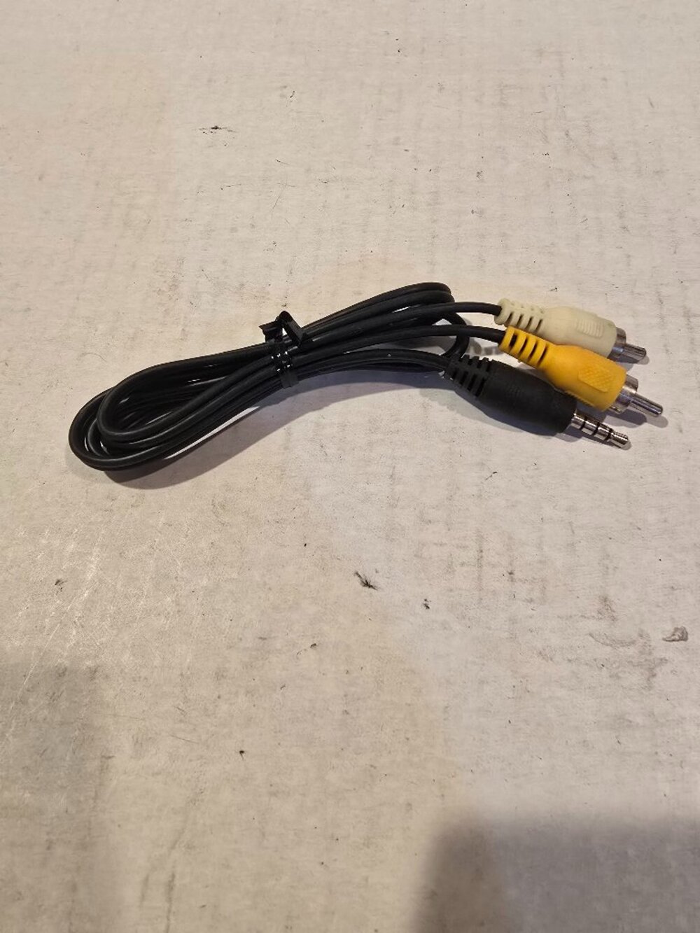 Audio Video Cable 3.5 mm TRRS to 3 RCA Composite Black NEW
